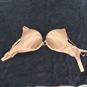 Victoria’s Secret Bra 32C